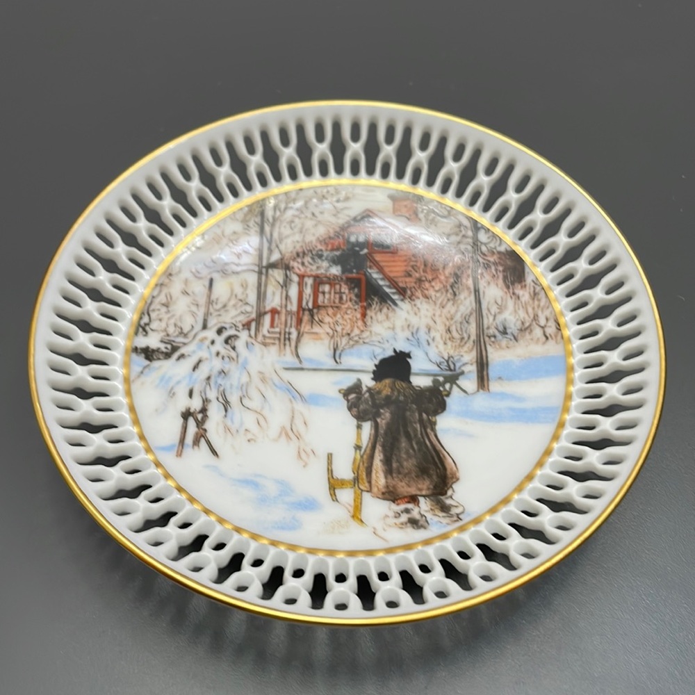 Bing & Grondahl Carl Larsson Winter And The Old Barn Limited Plate collection